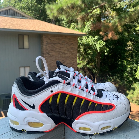 Air Max Tailwind 4 GS 'White Black Crimson' - Picture 2 of 10